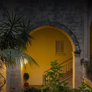 Palazzo Sambiasi Bed & Breakfast